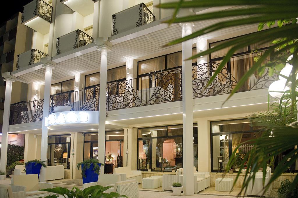 Baby Hotel