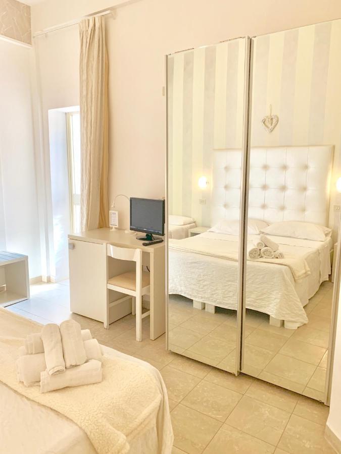Baby Hotel