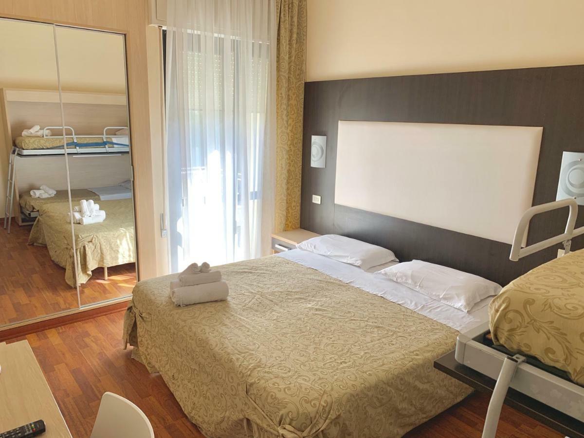 Baby Hotel 3*